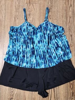 Trimshaper By Magicsuit Waterfall Farrah Swim Romper Size 24W NWoT Blue / Black
